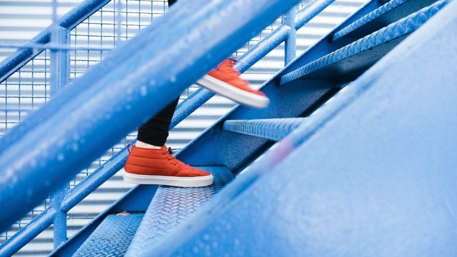 魅力的な階段の上り方。筋トレ効果もアリ♪